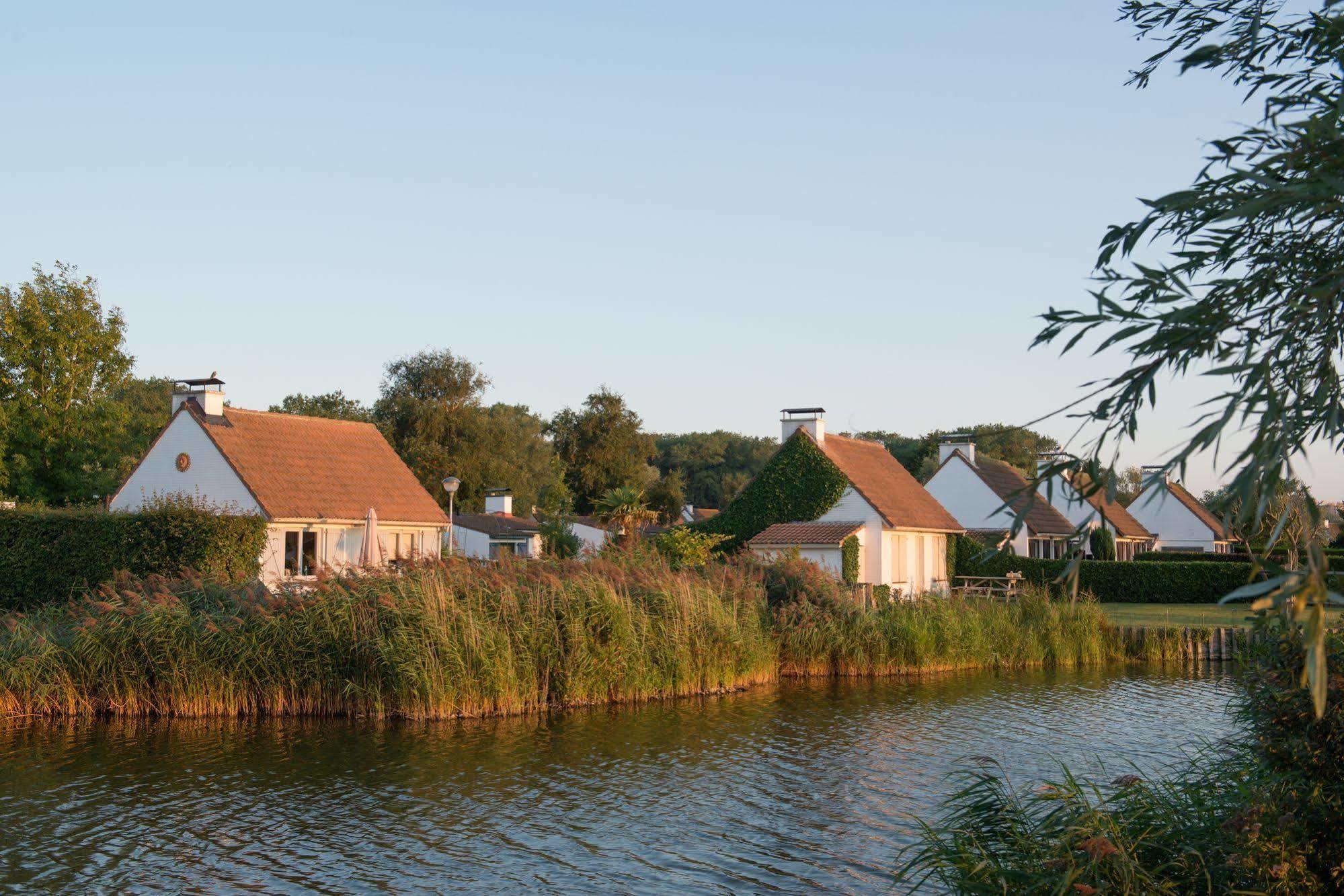 Hotel Sunparks Oostduinkerke - Plopsaland Esterno foto