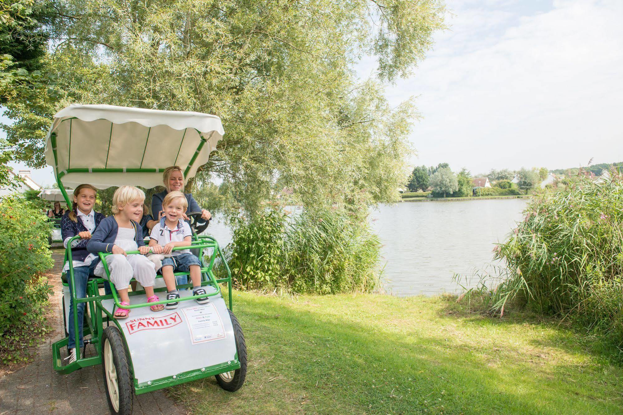 Hotel Sunparks Oostduinkerke - Plopsaland Esterno foto