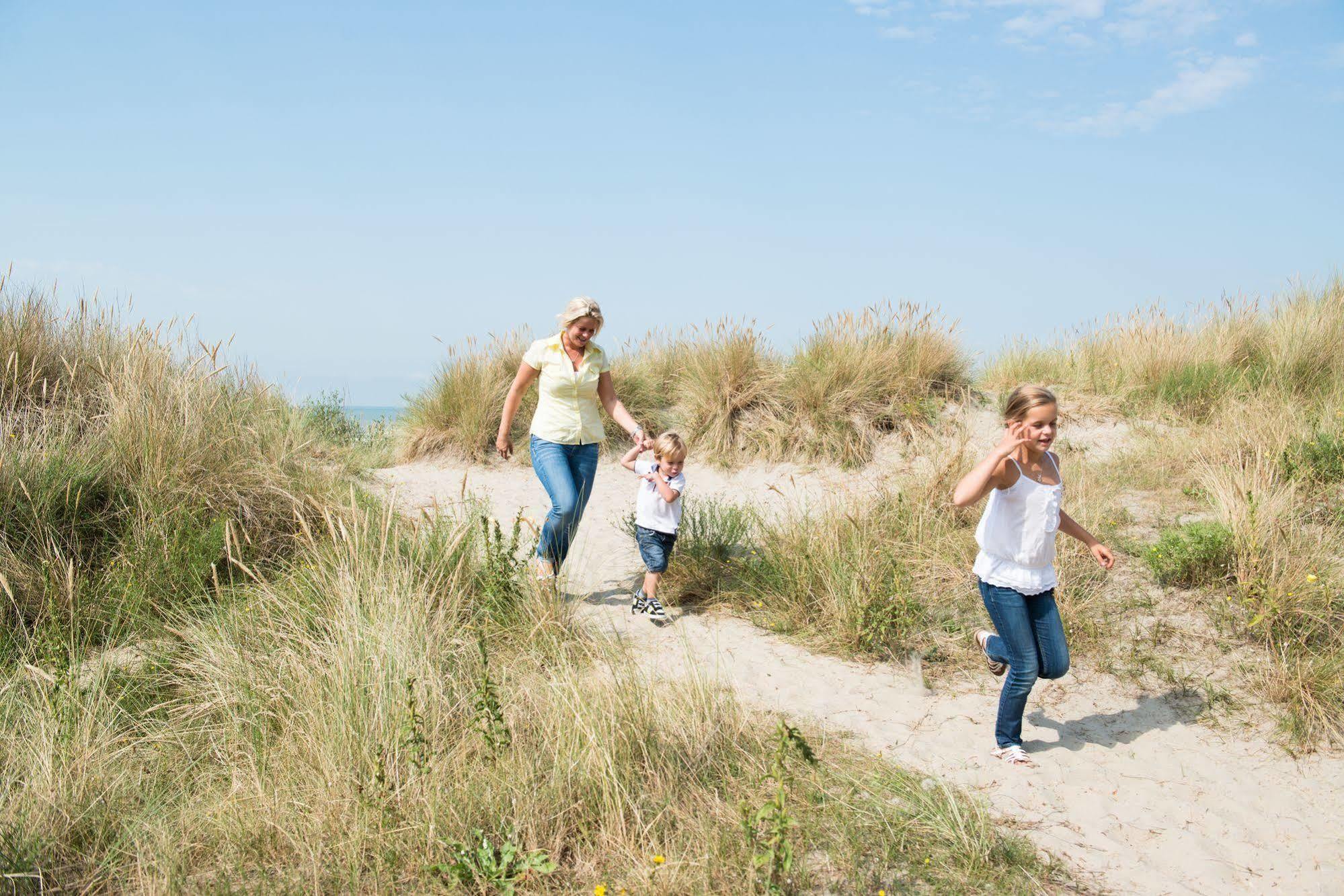 Hotel Sunparks Oostduinkerke - Plopsaland Esterno foto